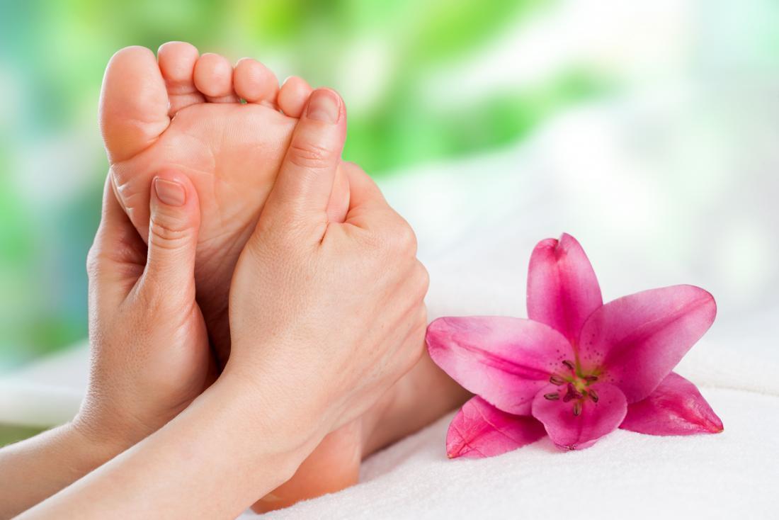 échauffement des pieds avant le massage